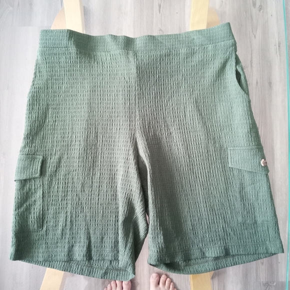 Pants - Green Women's Cargo Shorts